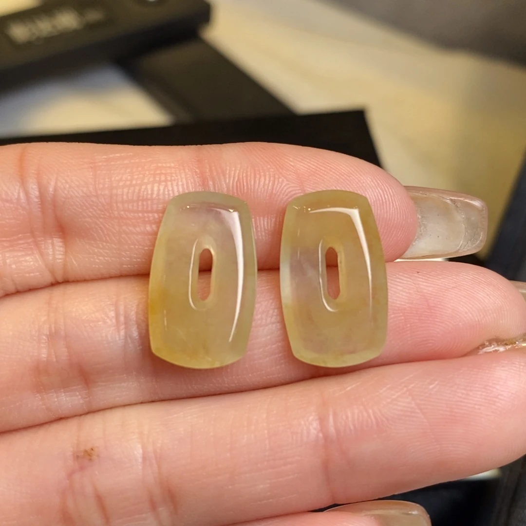 翡翠耳饰未镶嵌冰黄翡福贝