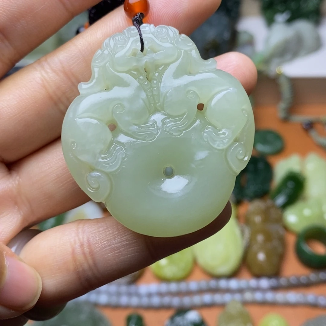 和田玉未镶嵌颈饰