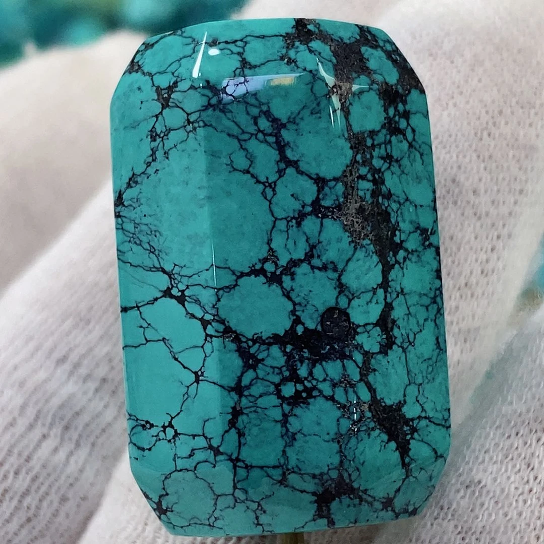 绿松石配饰未镶嵌