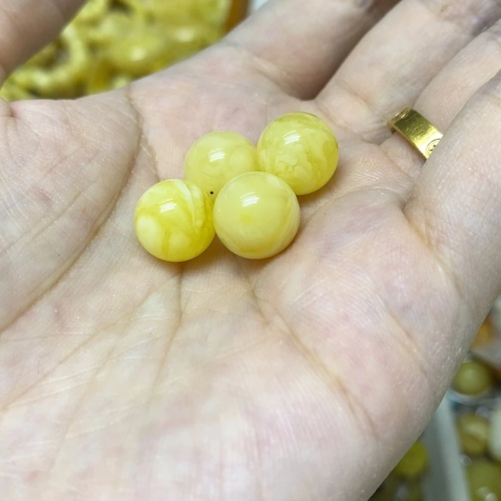 蜜蜡未镶嵌裸石多样性发货其一