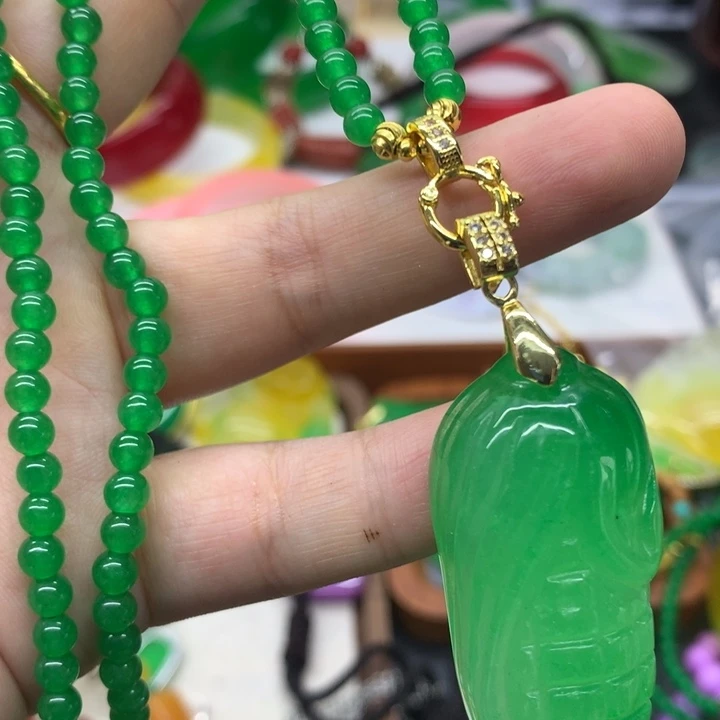 颈饰未镶嵌翡翠吊坠