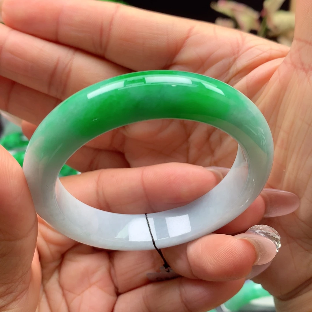 未镶嵌手镯翡翠缅甸