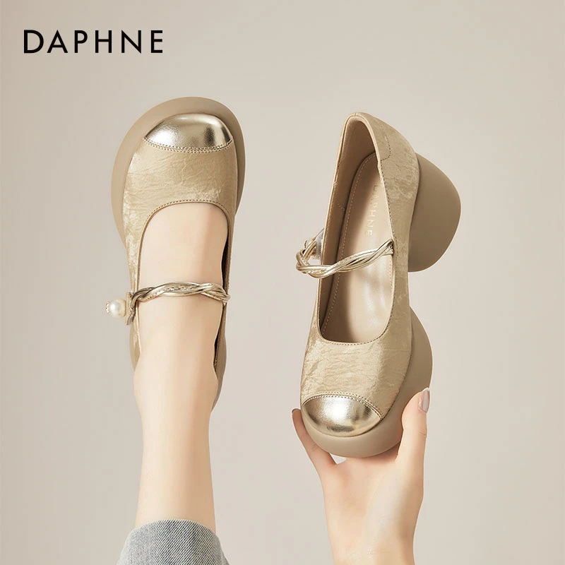 达芙妮厚底玛丽珍鞋女2025新款春秋小香风粗跟单鞋一字带增高皮鞋