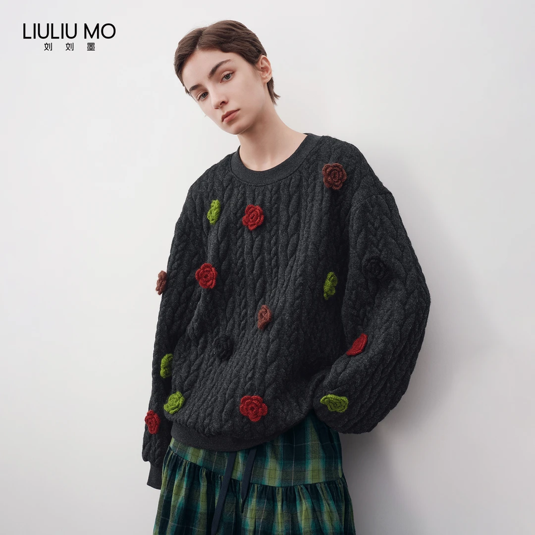 刘刘墨原创设计复古艺术感秋冬长袖灰色毛织休闲圆领立体花朵卫衣