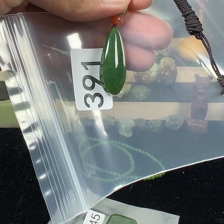 暖***滴和田玉未镶嵌颈饰