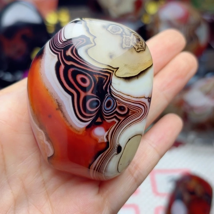 红***客玛瑙/玉髓未镶嵌珠宝半成品