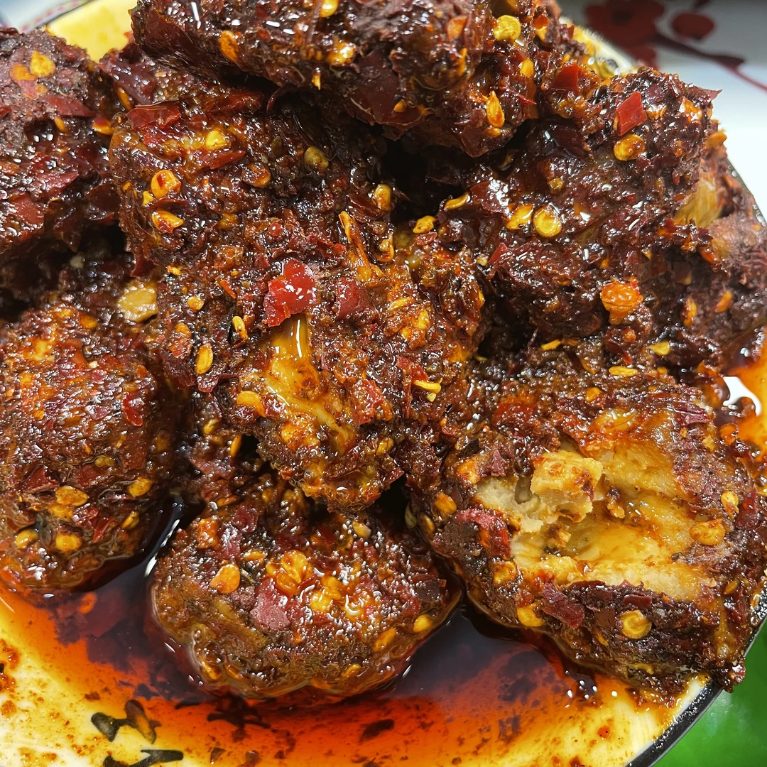 云南卤腐腐乳腌豆腐乳大块云南火烧辣椒麻香辣味下饭