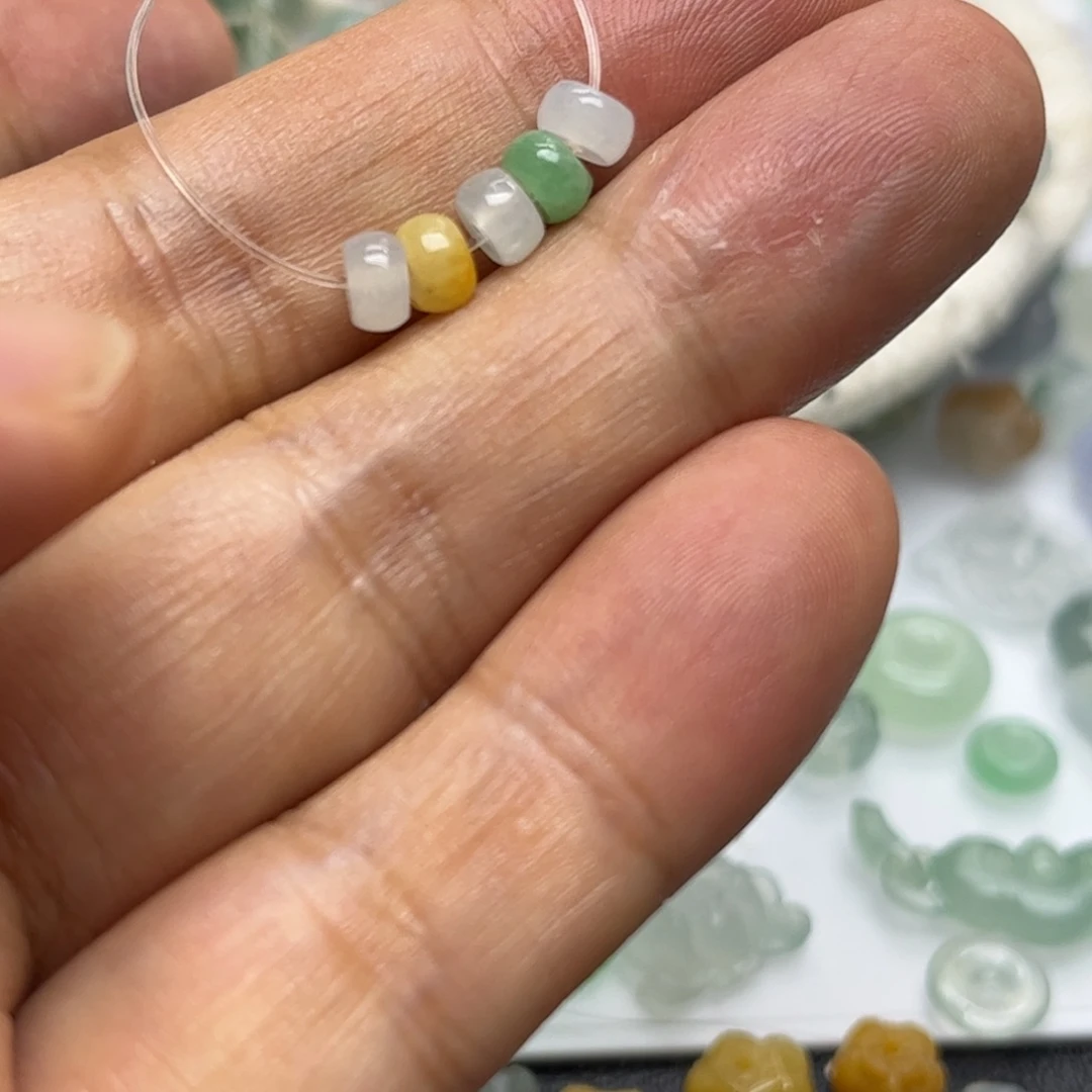 翡翠未镶嵌颈饰鼓珠