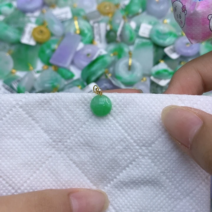 翡翠18K金镶嵌颈饰1111111111