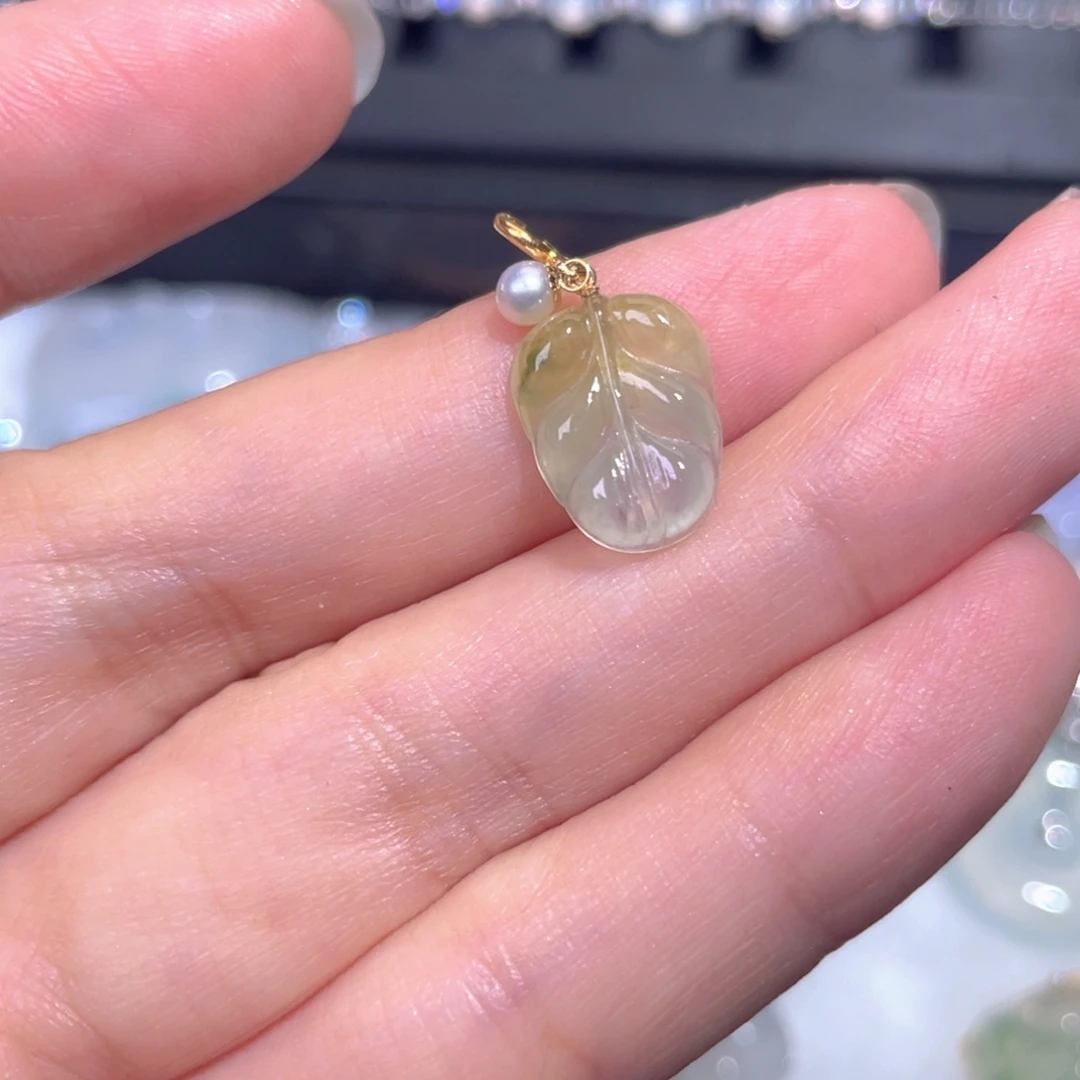 颈饰18K金镶嵌翡翠翡翠