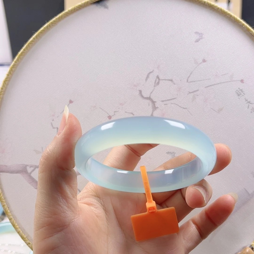 玛瑙/玉髓手镯未镶嵌小***.