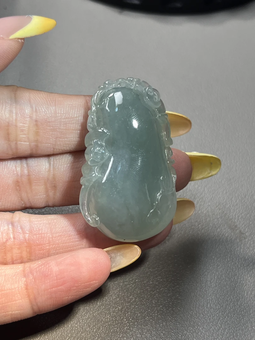福瓜a货翡翠吊坠
