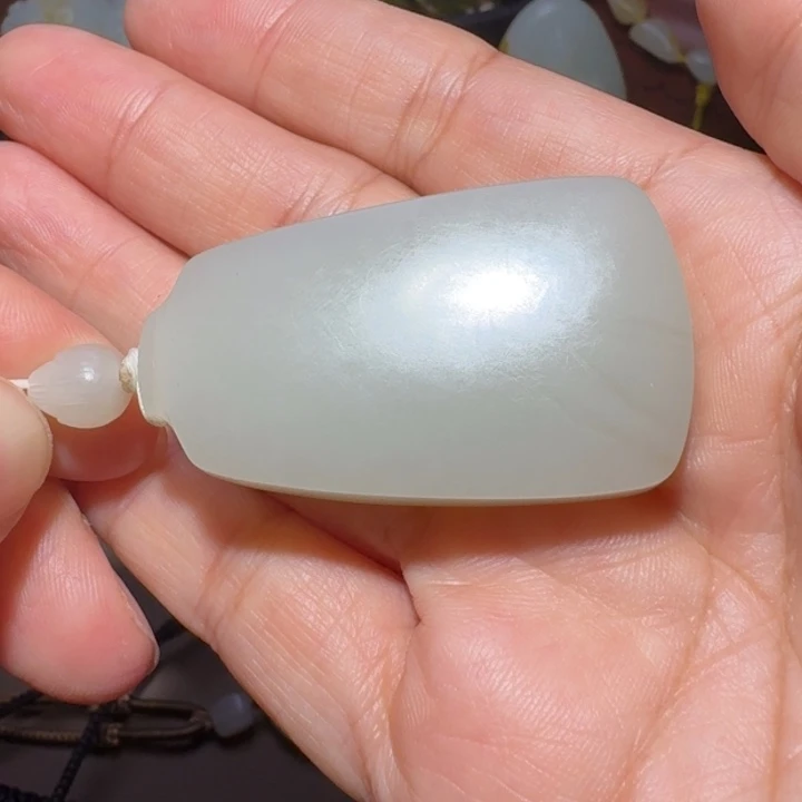 H***d和田玉未镶嵌颈饰