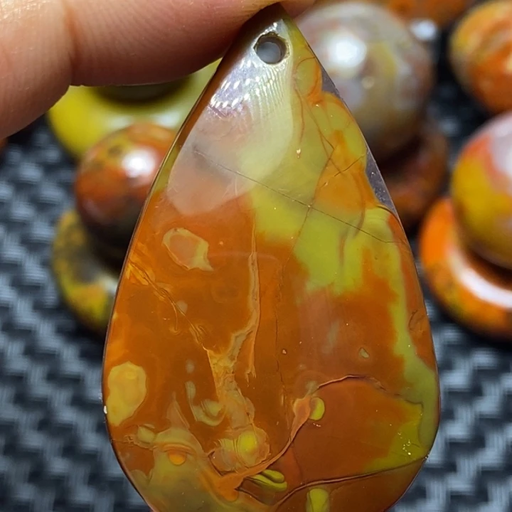 玛瑙/玉髓颈饰未镶嵌