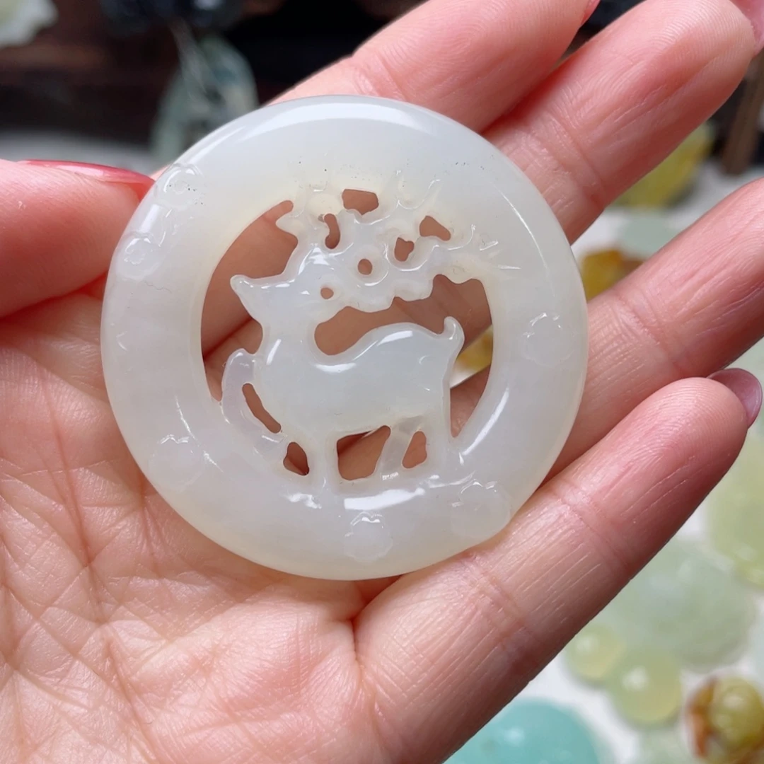 蛇纹石玉颈饰未镶嵌