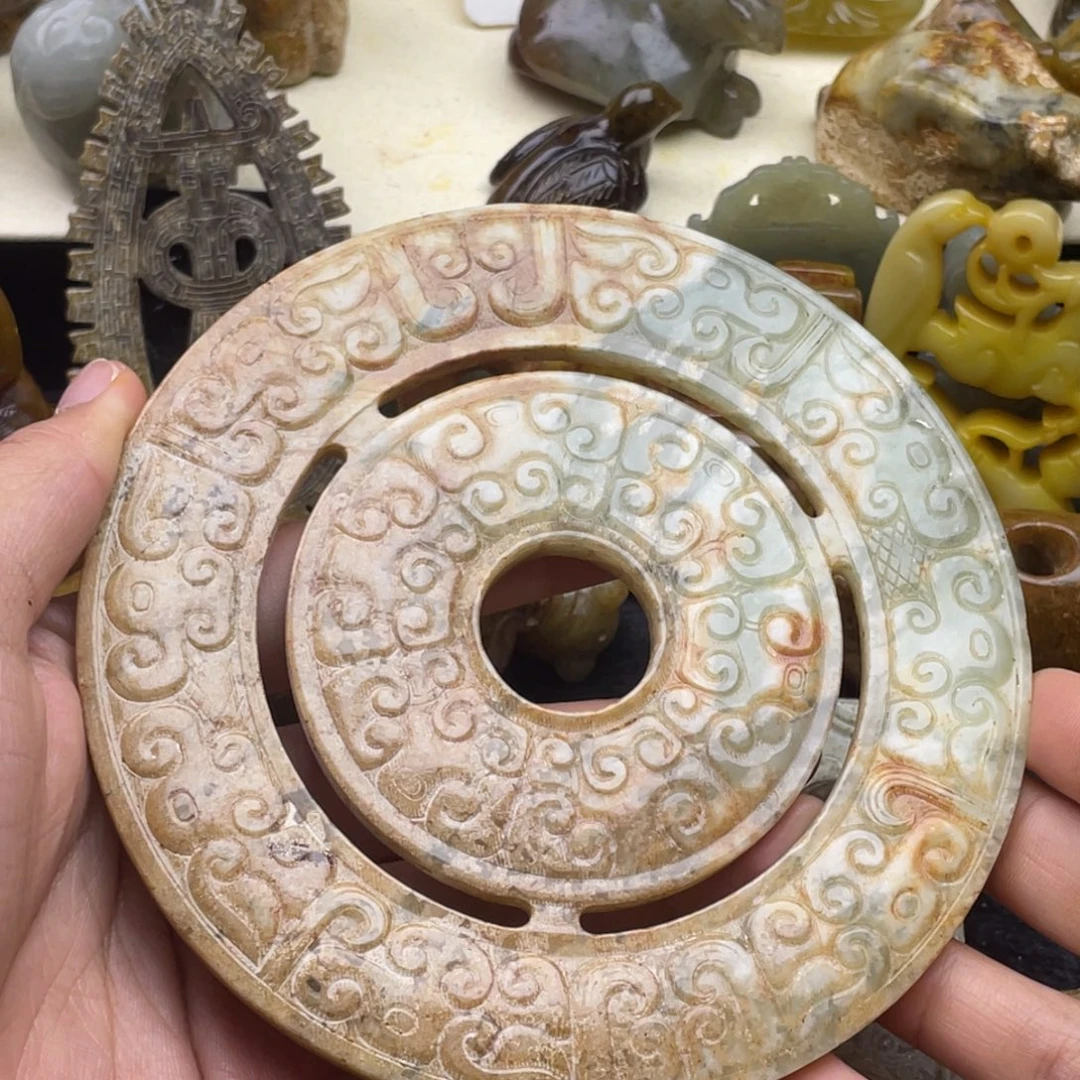 未镶嵌蛇纹石玉颈饰