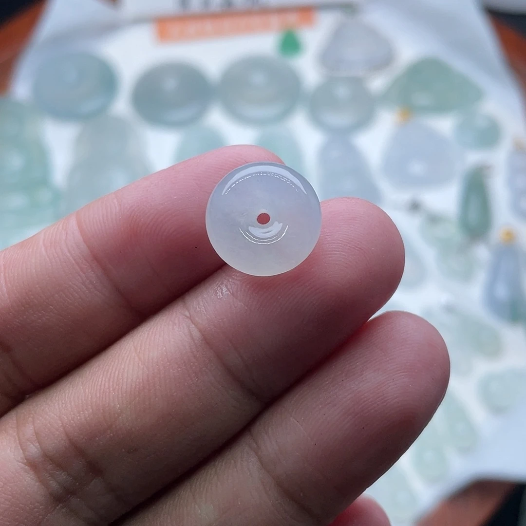 翡翠未镶嵌颈饰258888888