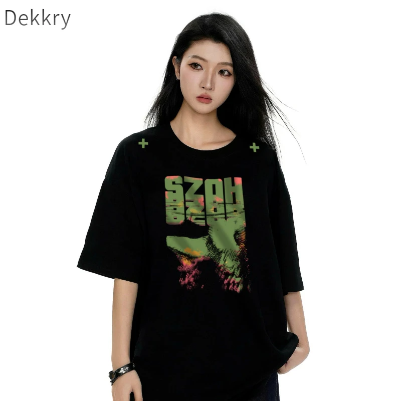 Dekkry情侣短袖圆领休闲T恤街头日系宽松情侣装上衣百搭