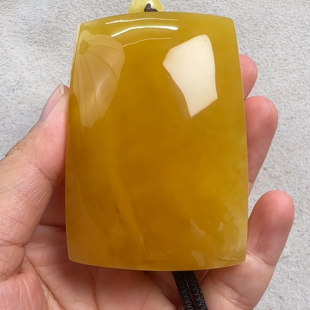 蜜蜡未镶嵌珠宝奇石