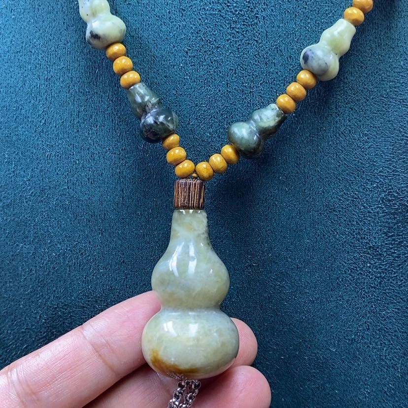 【闪购商品】蛇纹石玉未镶嵌吊坠