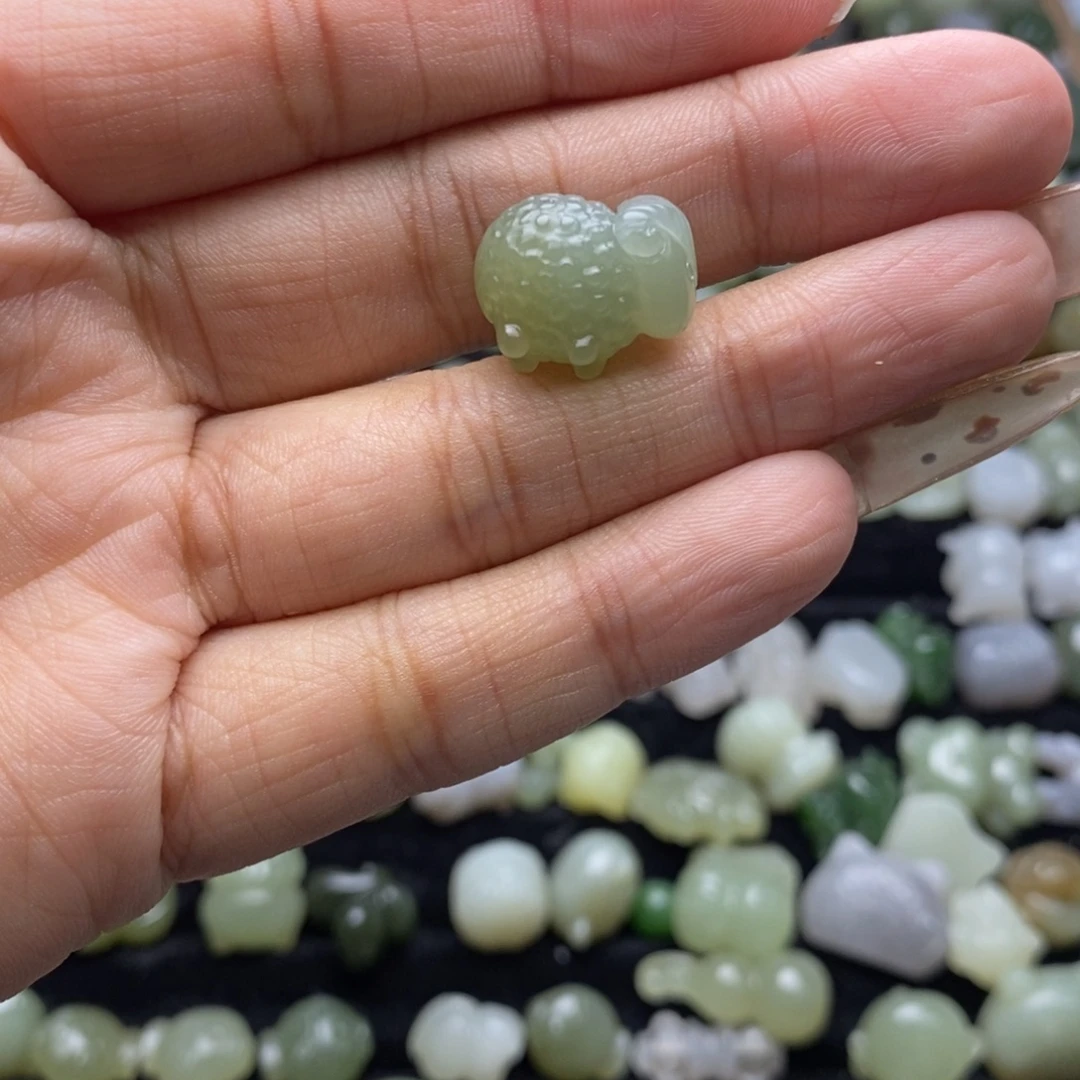 冬***️和田玉未镶嵌颈饰