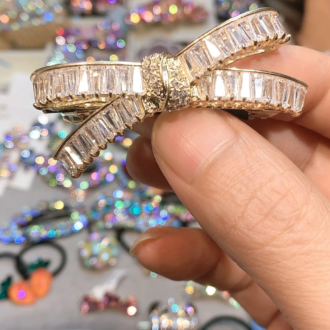 【闪购商品】铁合金皮质