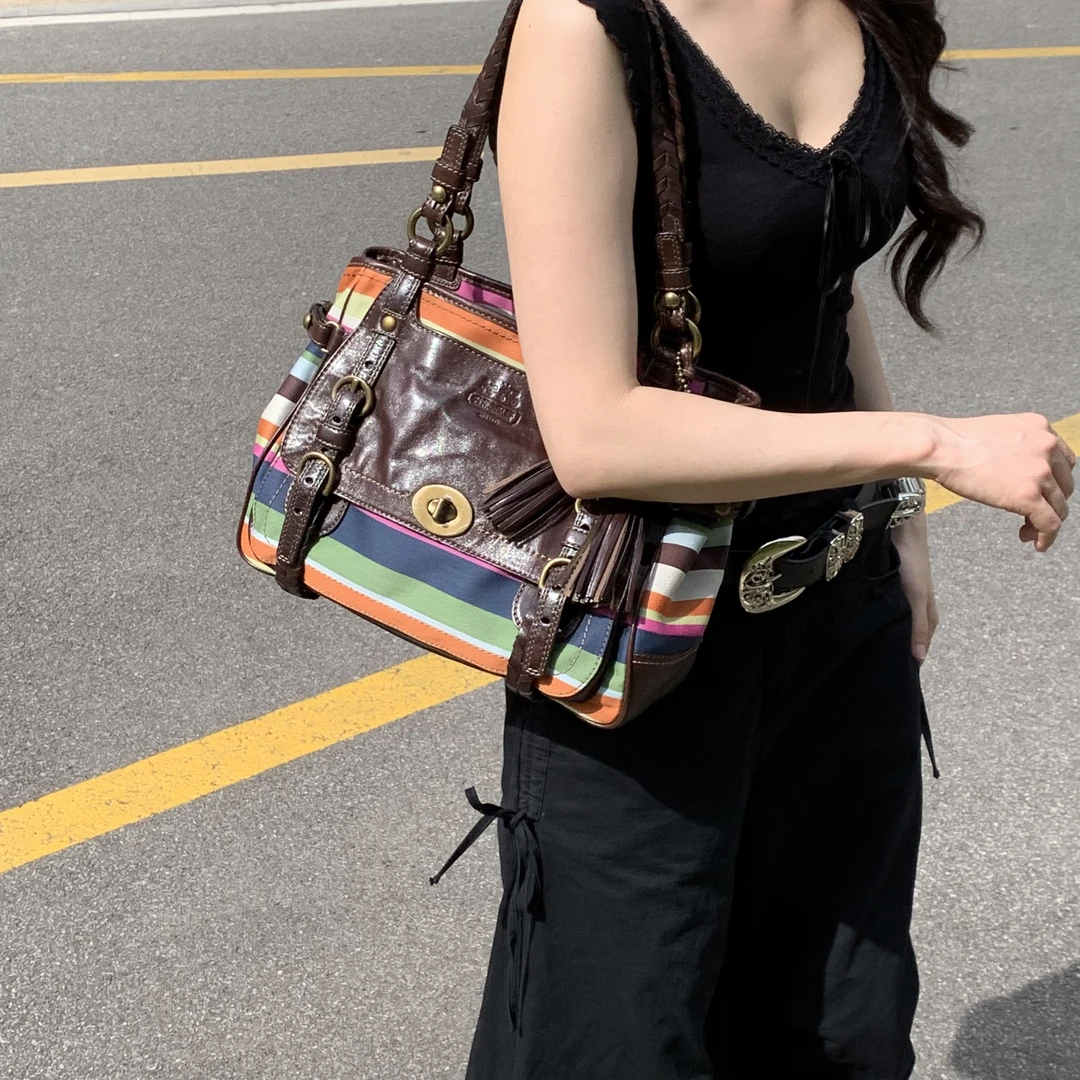 99新 COACH/蔻驰 coach周年限定彩虹帆布拼皮金扣机车包托特包hd