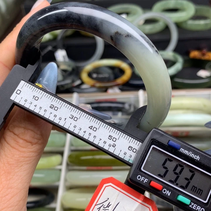 蛇纹石玉未镶嵌手镯520