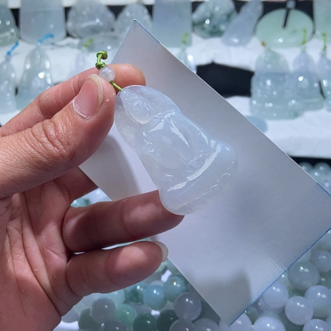 定制翡翠未镶嵌素衣观音