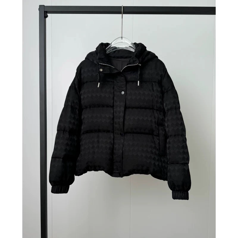 23856#欧货时尚年轻款真丝提花白鹅绒羽绒服女短款刺绣保暖外套