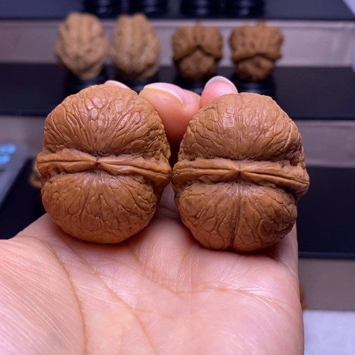 文玩核桃把件峭壁元宝40