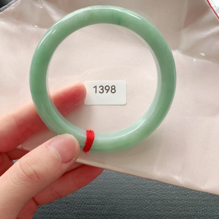 翡翠手镯未镶嵌天然翡翠手镯01