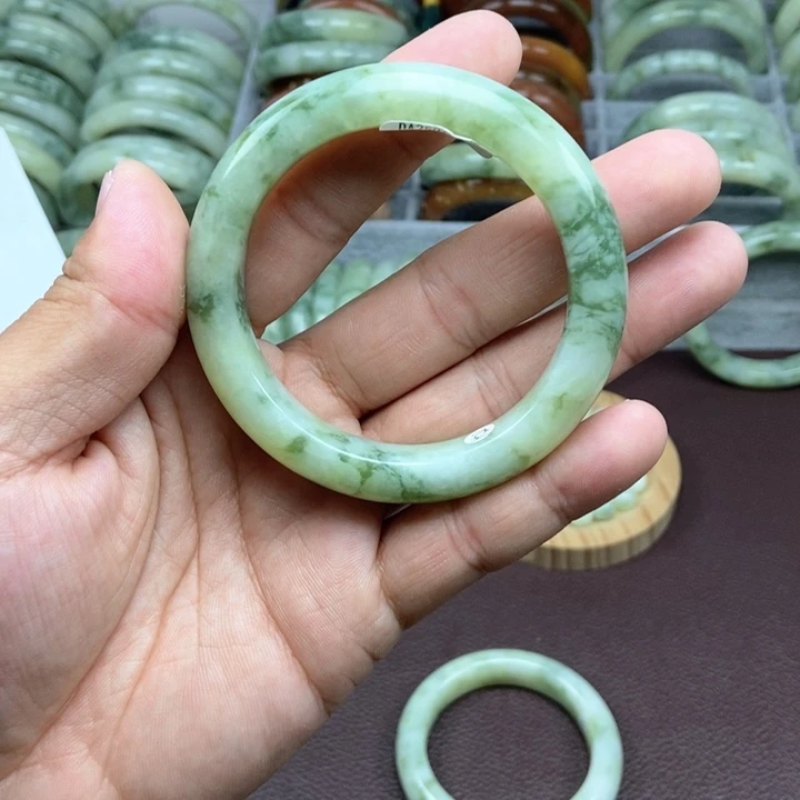 蛇纹石玉手镯未镶嵌朵*