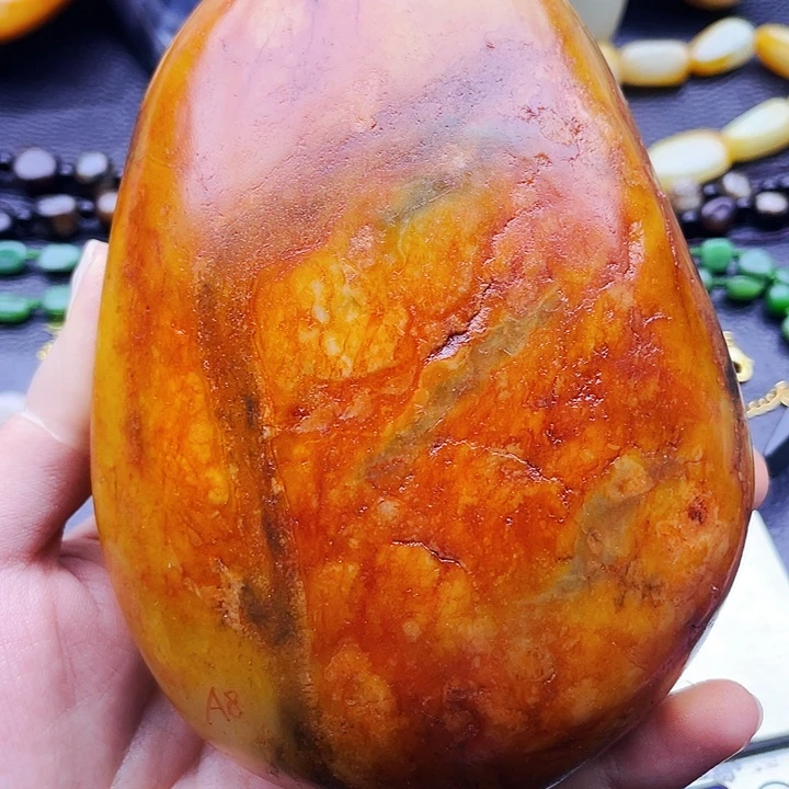 周***，和田玉未镶嵌颈饰