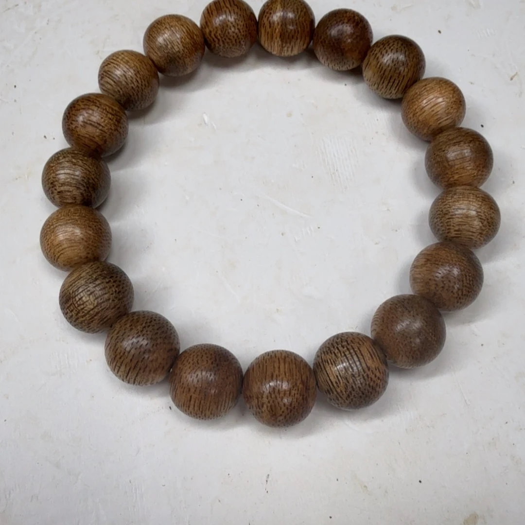 沉香沉香碎屑海南黑油格沉香1.0大4克➕碎屑多样性