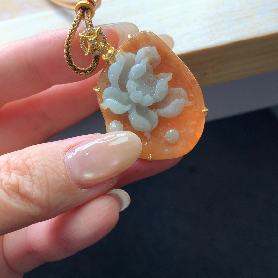 翡翠未镶嵌颈饰吊坠