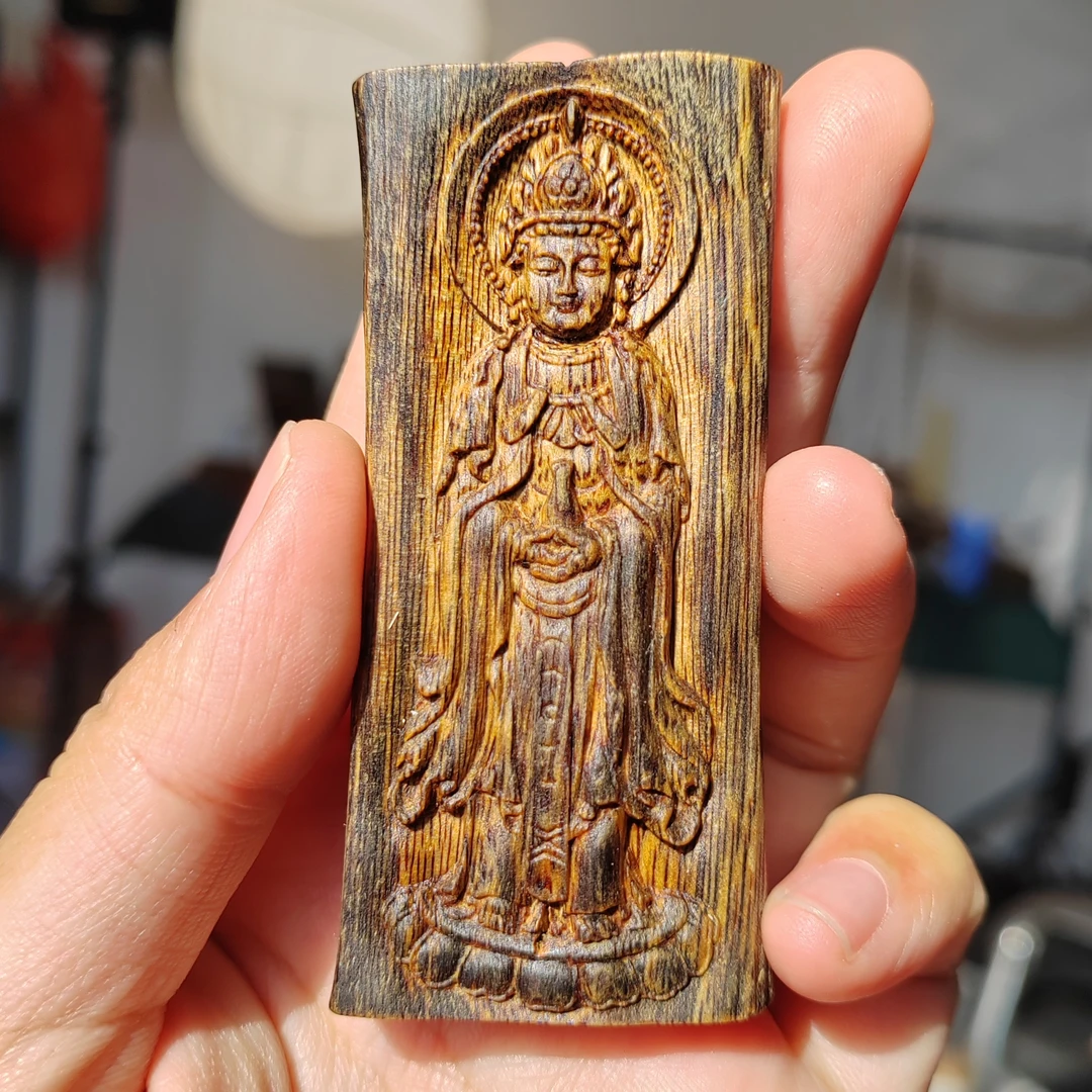 海南莺歌绿绿棋楠沉香乌身圆叶雕刻牌【观音】吊坠