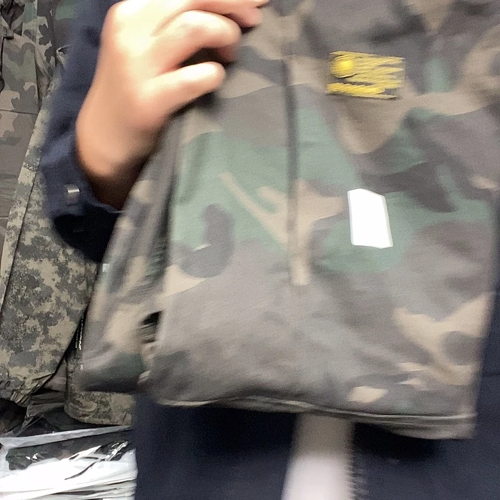 知***好22号，上衣一件，不退换180