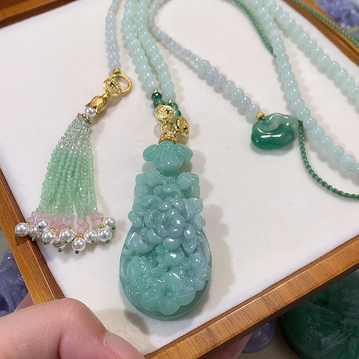 翡翠未镶嵌颈饰翡翠吊坠