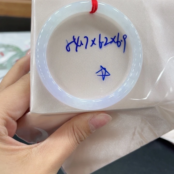 未镶嵌手镯翡翠好*.翡翠