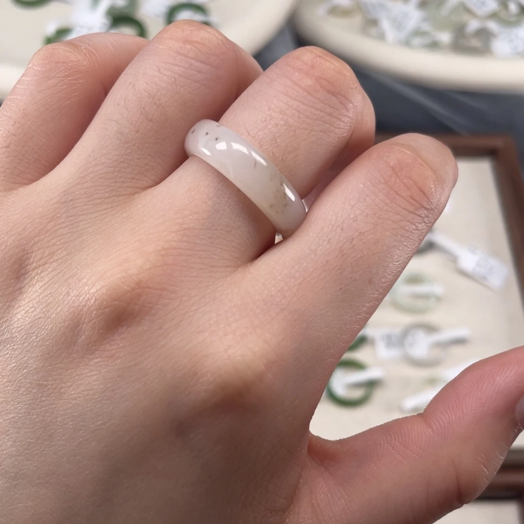 和田玉戒指未镶嵌