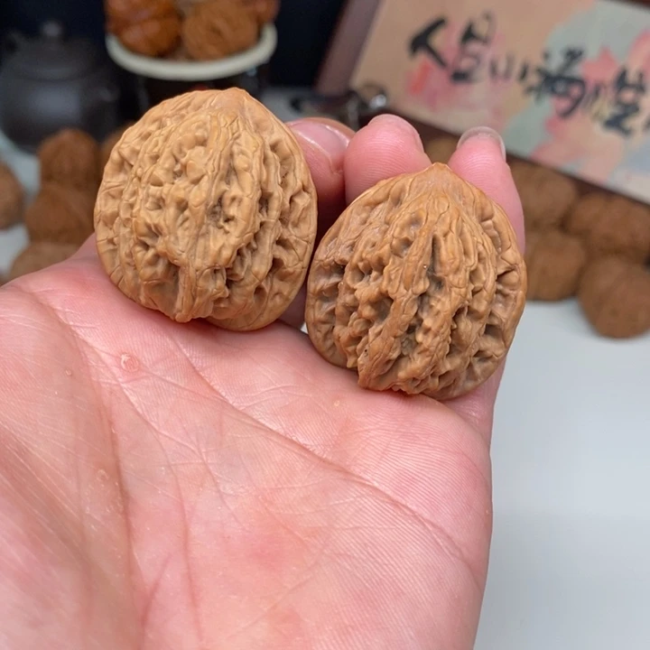 文玩核桃把件麦穗虎头