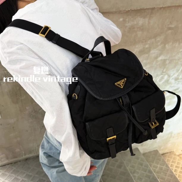 95新 Prada/普拉达 复燃精选/黑金尼龙菱格纹双肩包现代款