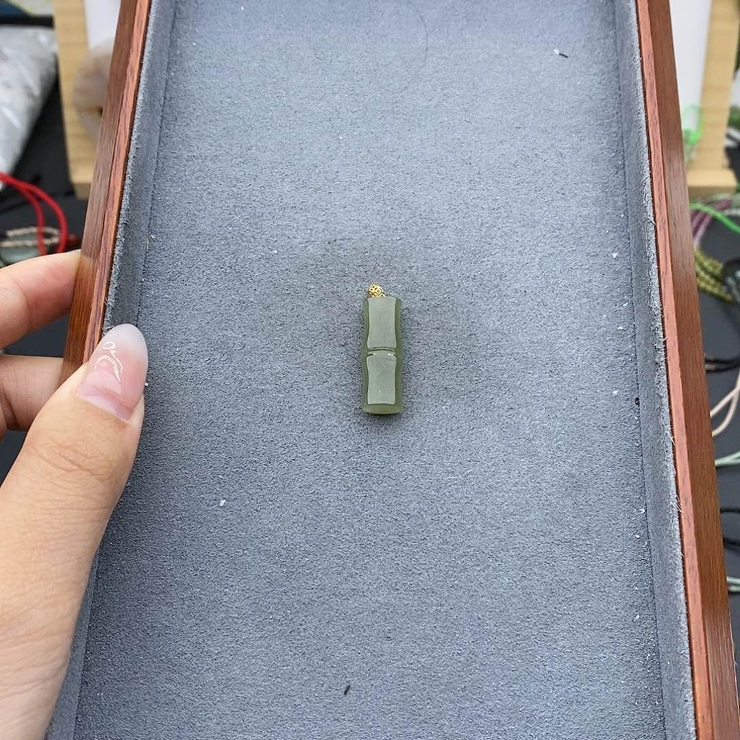 和田玉吊坠(不含链)18K金镶嵌
