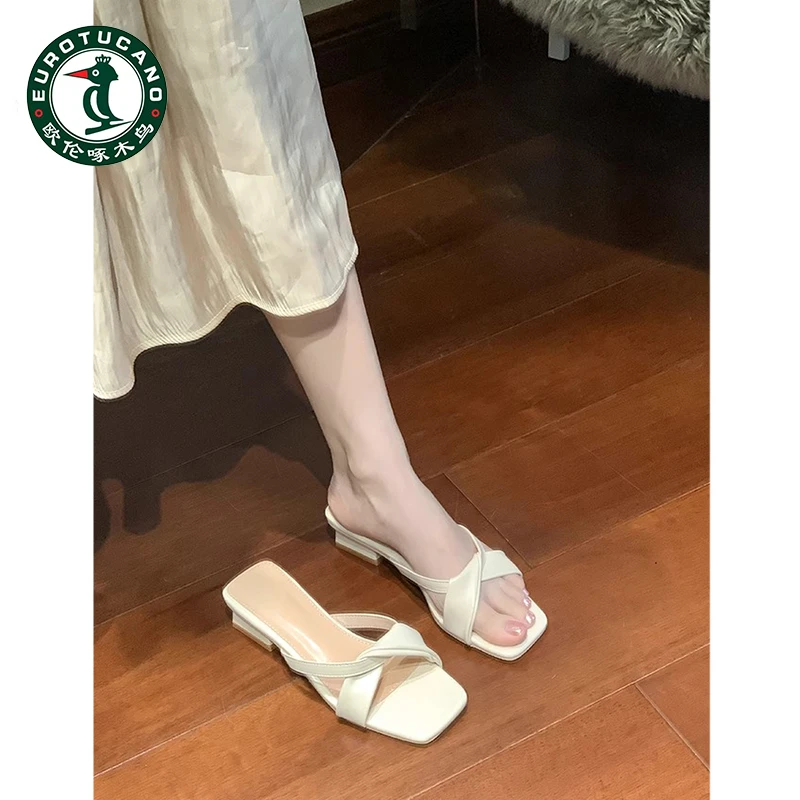欧伦啄木鸟法式方头粗跟凉鞋女休闲露趾时尚小众软底外穿凉拖鞋