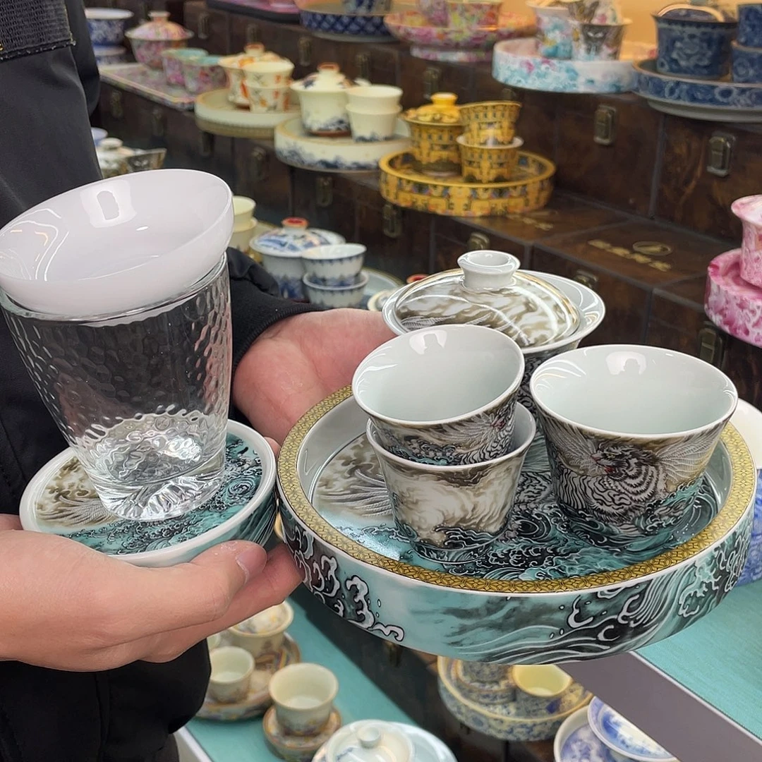 祝我们成为好的更好的人