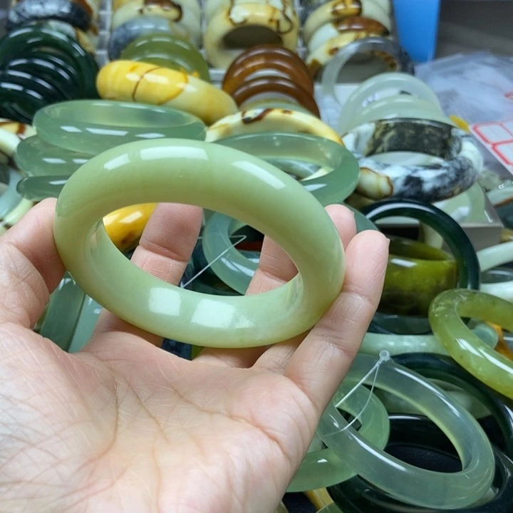 蛇纹石玉未镶嵌手镯A*凯