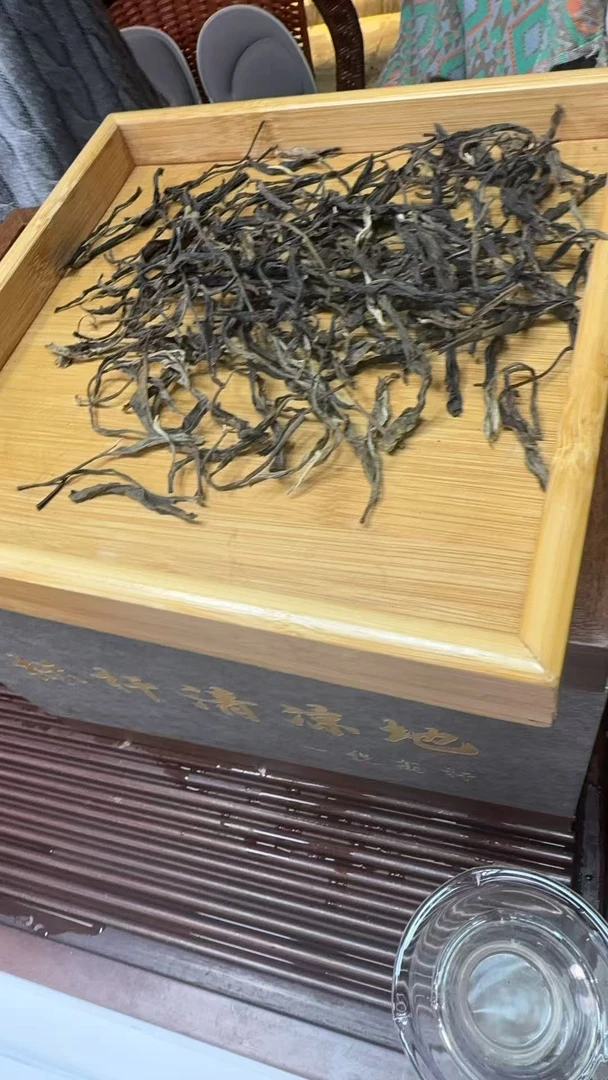 10月23日 100克 25年标杆清凉地 生茶散茶 T4296