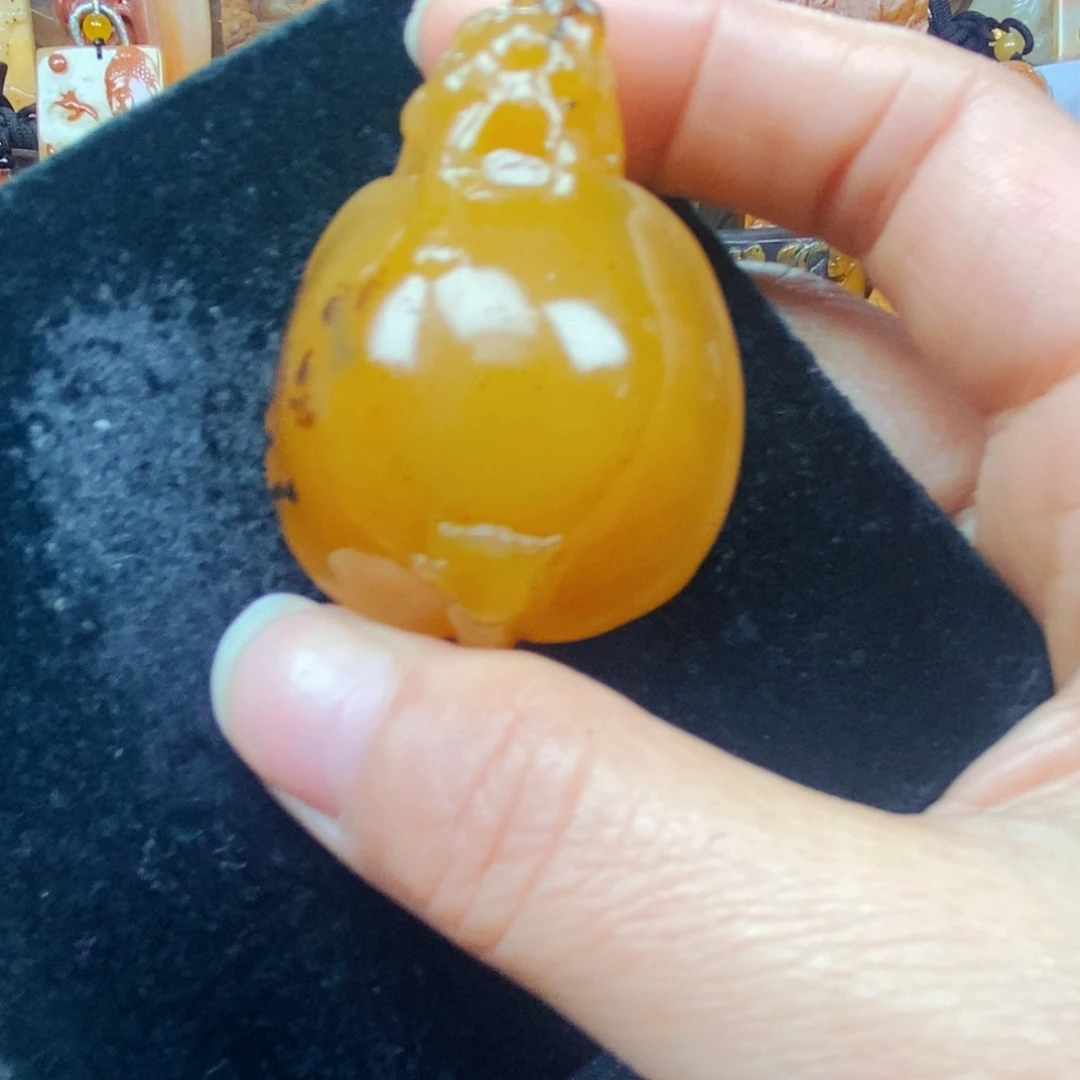 未镶嵌石英质玉（黄龙玉）颈饰