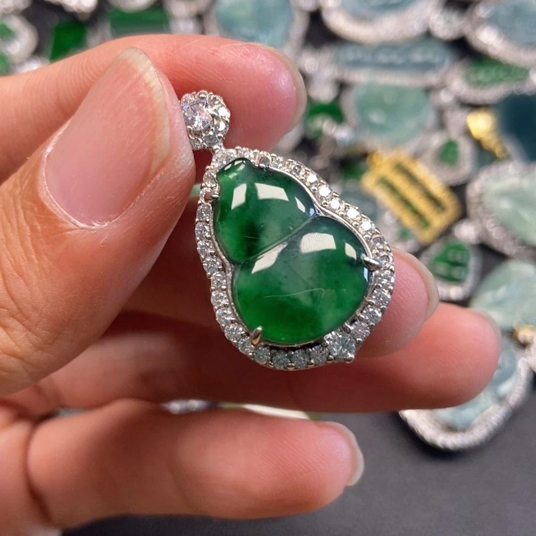 翡翠未镶嵌吊坠(不含链)